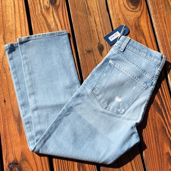 NWT Daily Blue Denim By AG Light Wash Cropped Distressed Jean Sizes 25/ 30 - Picture 14 of 14